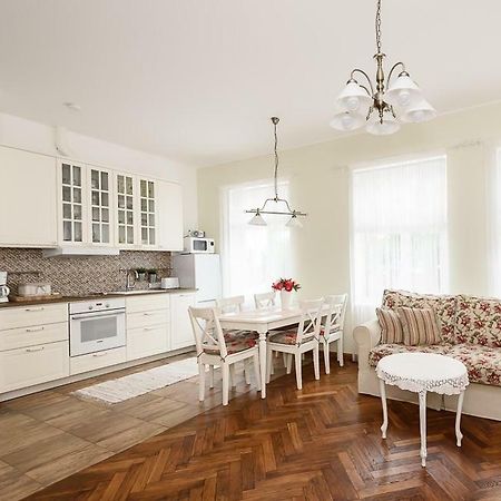 Roosi Apartment Parnu Ngoại thất bức ảnh