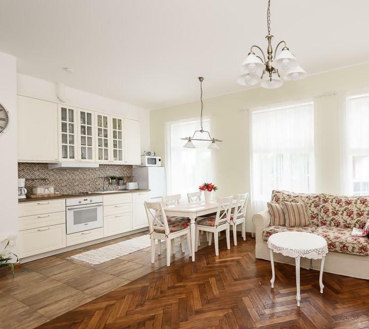 Roosi Apartment Parnu Ngoại thất bức ảnh